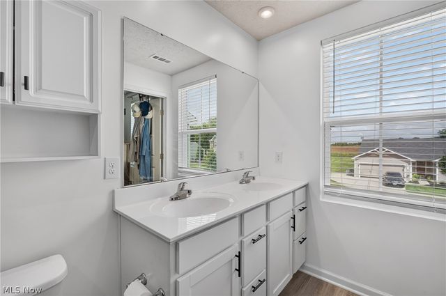 2614 Bishop Oval, Barberton, OH 44203
