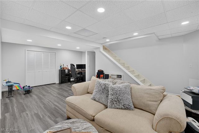 2614 Bishop Oval, Barberton, OH 44203