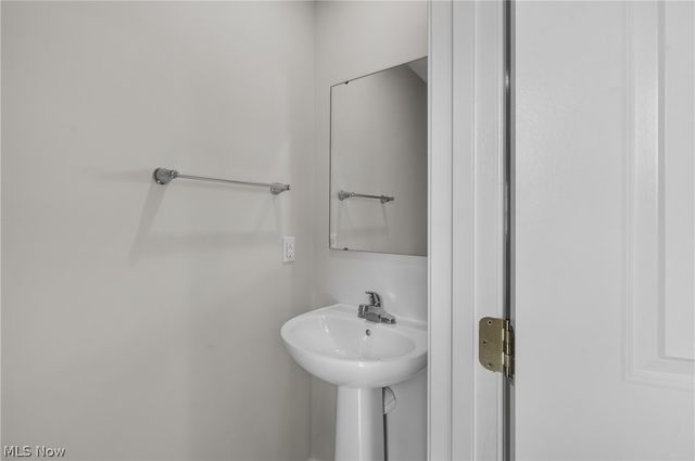 2614 Bishop Oval, Barberton, OH 44203