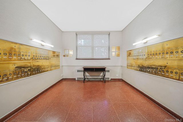 67-66 108th Street D3, Forest Hills, NY 11375