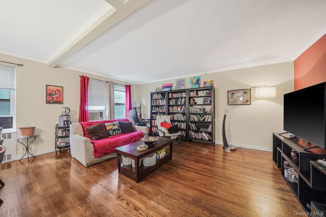 67-66 108th Street D3, Forest Hills, NY 11375