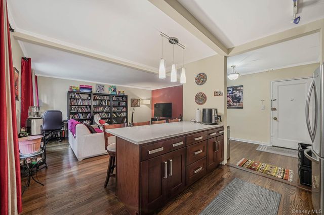 67-66 108th Street D3, Forest Hills, NY 11375