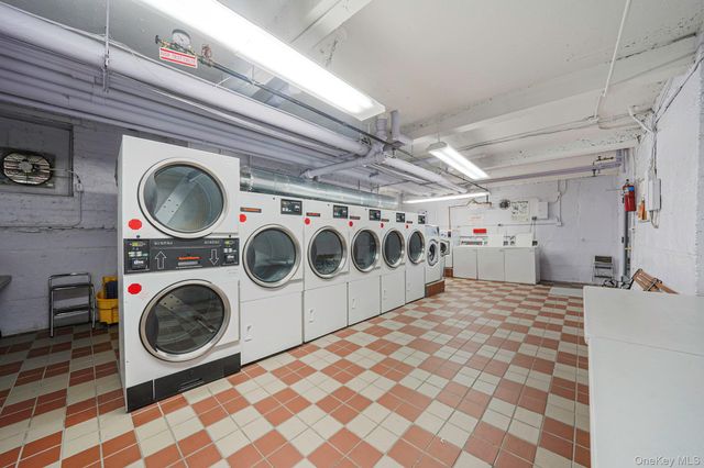 67-66 108th Street D3, Forest Hills, NY 11375