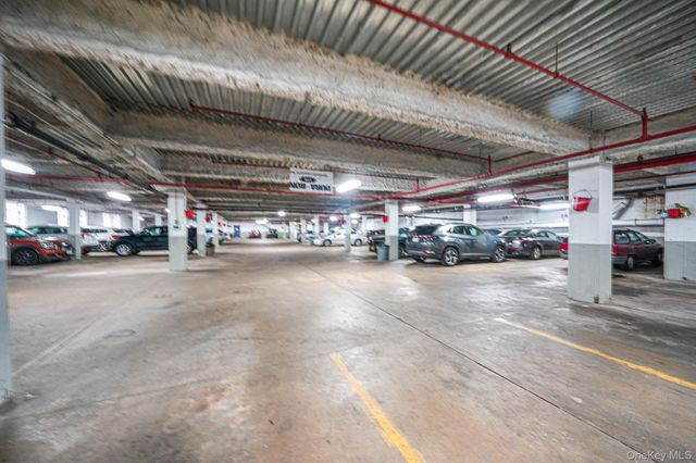 67-66 108th Street D3, Forest Hills, NY 11375