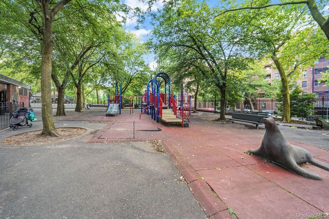 67-66 108th Street D3, Forest Hills, NY 11375