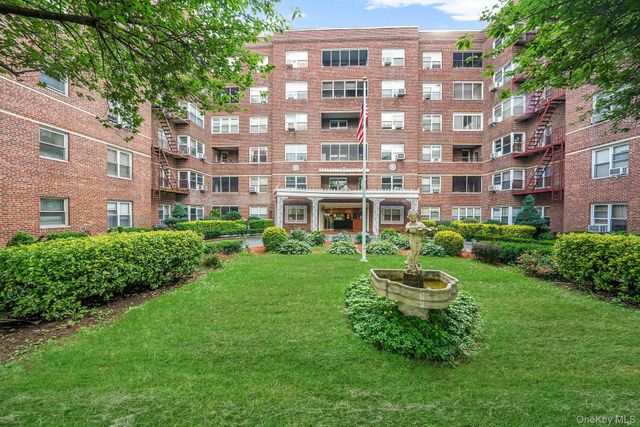 67-66 108th Street D3, Forest Hills, NY 11375