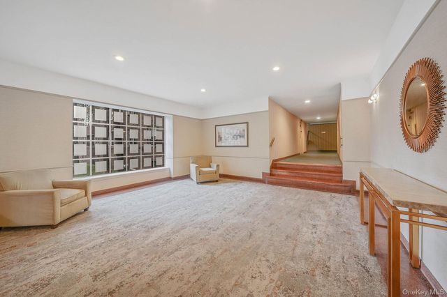 67-66 108th Street D3, Forest Hills, NY 11375