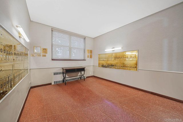 67-66 108th Street D3, Forest Hills, NY 11375