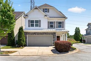 1055 Johnson Grove, Atlanta, GA 30318