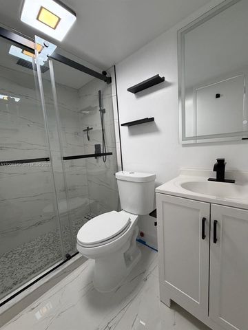 4370 NW 11th St 206, Miami, FL 33126