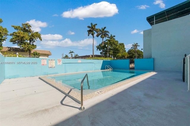 4370 NW 11th St 206, Miami, FL 33126