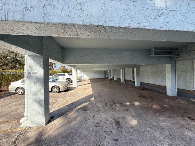 4370 NW 11th St 206, Miami, FL 33126