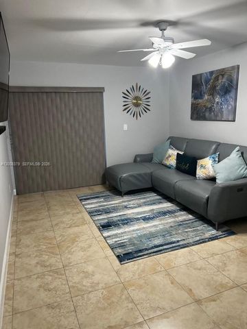 4370 NW 11th St 206, Miami, FL 33126