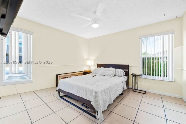 11660 NW 38th Pl, Sunrise, FL 33323