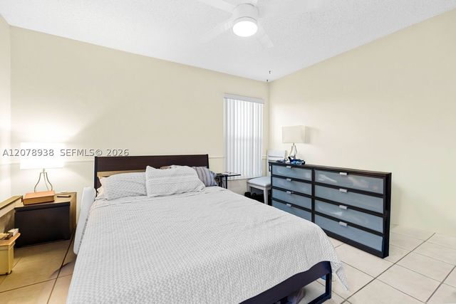 11660 NW 38th Pl, Sunrise, FL 33323