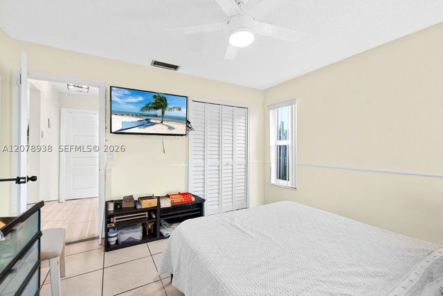 11660 NW 38th Pl, Sunrise, FL 33323