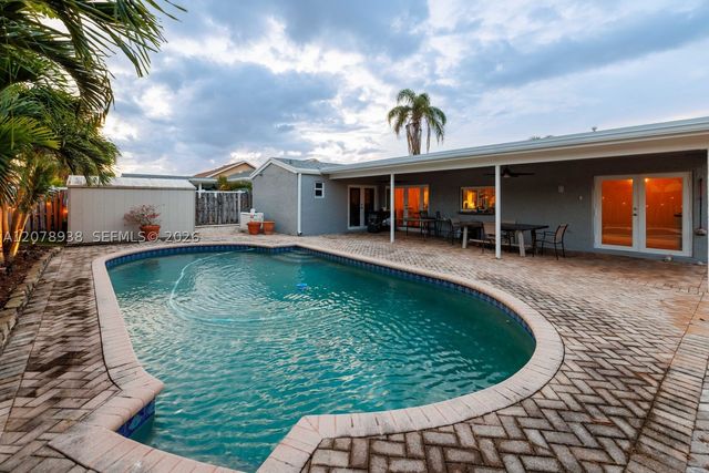 11660 NW 38th Pl, Sunrise, FL 33323