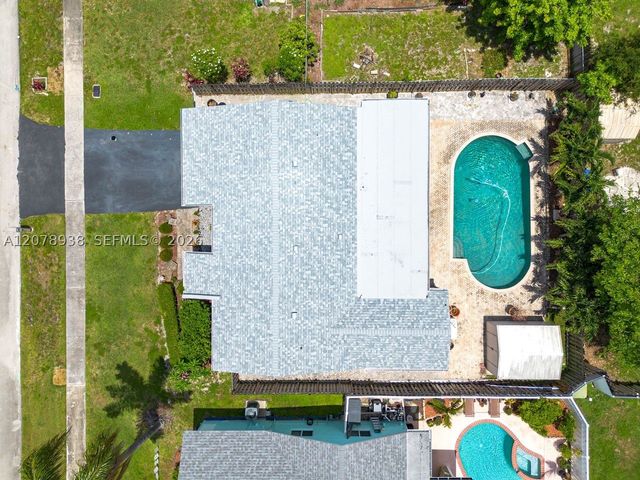 11660 NW 38th Pl, Sunrise, FL 33323