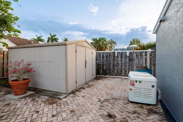 11660 NW 38th Pl, Sunrise, FL 33323