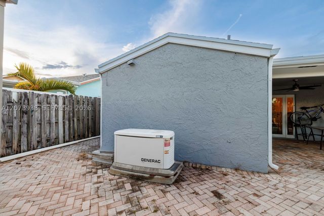 11660 NW 38th Pl, Sunrise, FL 33323
