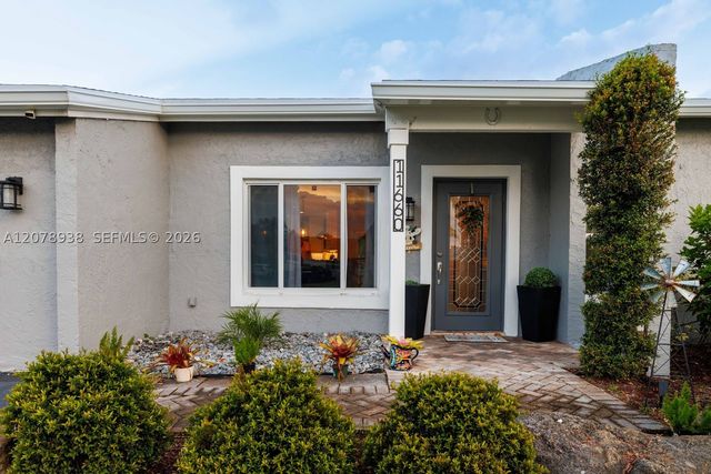 11660 NW 38th Pl, Sunrise, FL 33323