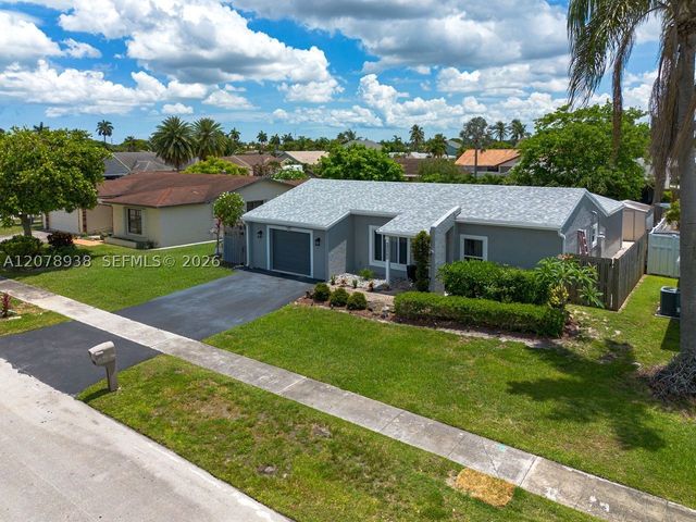 11660 NW 38th Pl, Sunrise, FL 33323