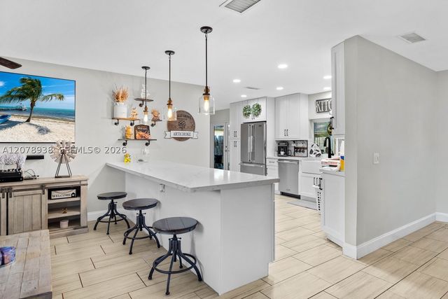 11660 NW 38th Pl, Sunrise, FL 33323