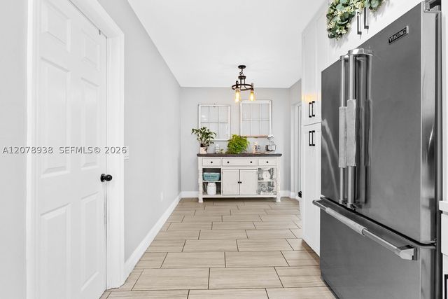 11660 NW 38th Pl, Sunrise, FL 33323