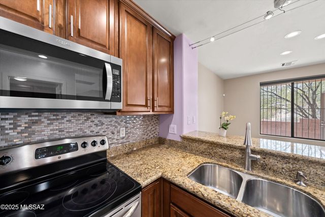 6391 N Gadd Court, Tucson, AZ 85704