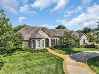 386 Steeple Pointe CIRCLE, Delafield, WI 53018