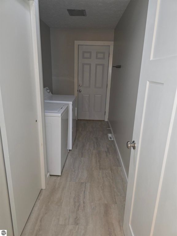 Image 12 of property listing at 118 Davis Street, St Louis, MI 48880