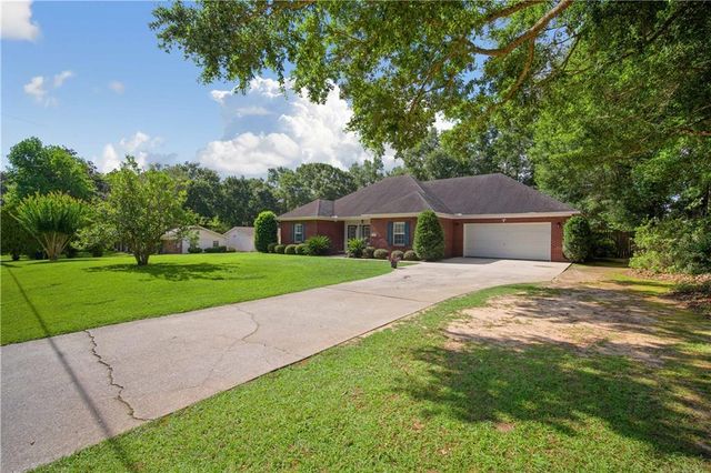 13091 Holly Court, Grand Bay, AL 36541