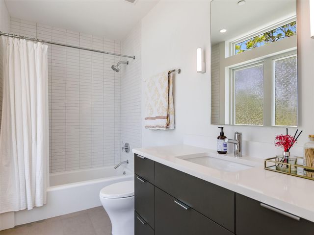 1603 Woodlawn BLVD D, Austin, TX 78703