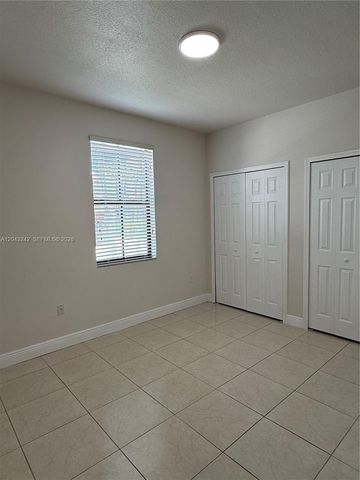 9762 NW 8th Ter, Miami, FL 33172