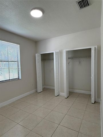 9762 NW 8th Ter, Miami, FL 33172
