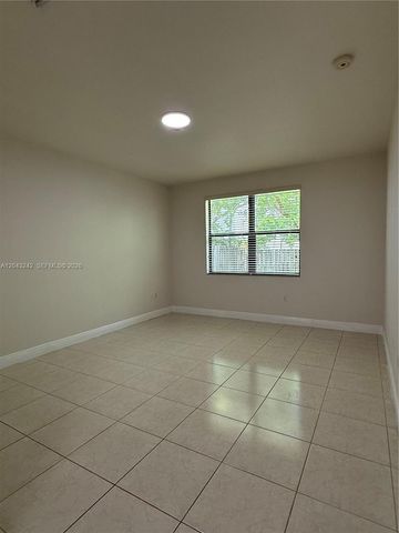 9762 NW 8th Ter, Miami, FL 33172