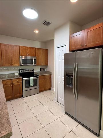 9762 NW 8th Ter, Miami, FL 33172