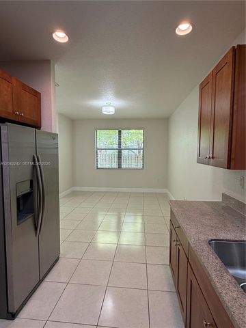 9762 NW 8th Ter, Miami, FL 33172