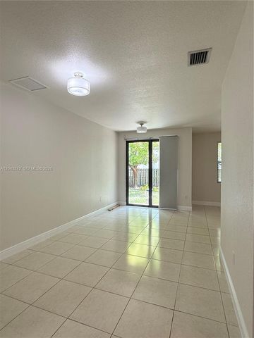 9762 NW 8th Ter, Miami, FL 33172