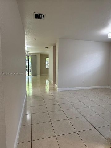 9762 NW 8th Ter, Miami, FL 33172