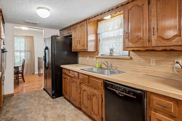 2022 Huntington Drive, Grand Prairie, TX 75051