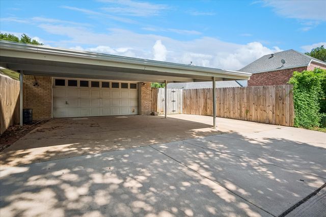 2022 Huntington Drive, Grand Prairie, TX 75051