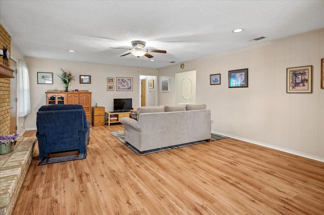 2022 Huntington Drive, Grand Prairie, TX 75051