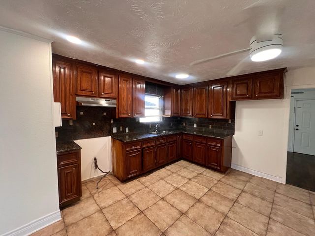 2146 Minnesota Street, Houston, TX 77034