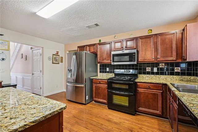 3839 Teton Pass, Ellenwood, GA 30294