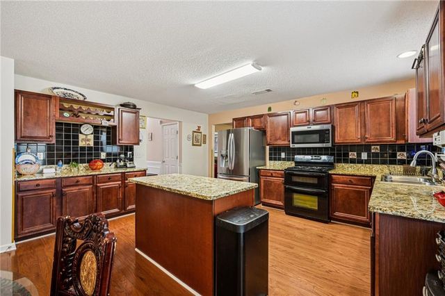 3839 Teton Pass, Ellenwood, GA 30294