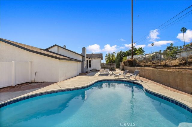 7371 Font, Riverside, CA 92509