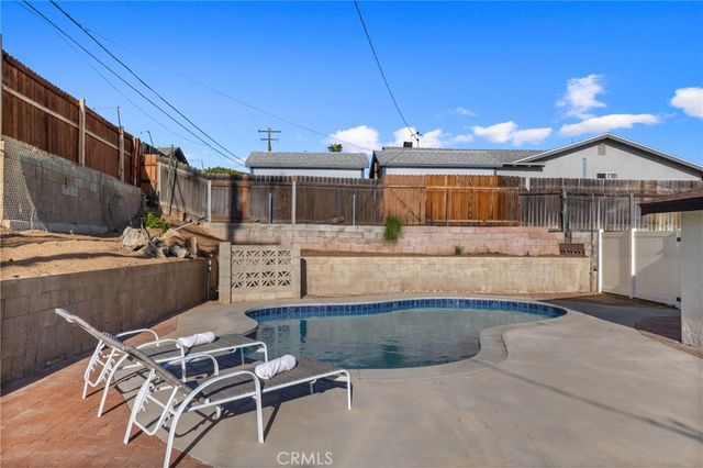 7371 Font, Riverside, CA 92509
