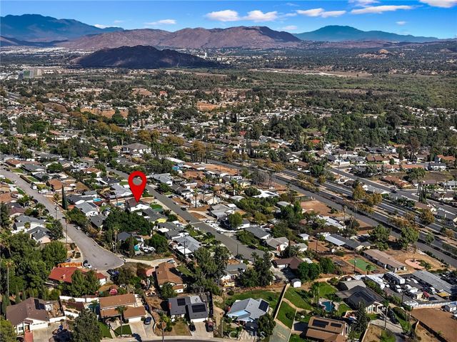 7371 Font, Riverside, CA 92509