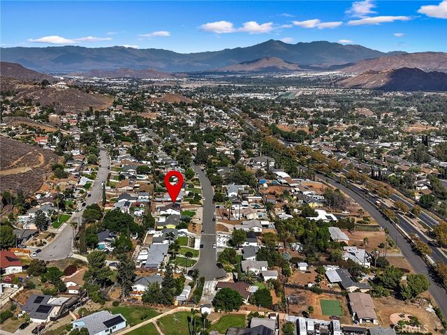 7371 Font, Riverside, CA 92509